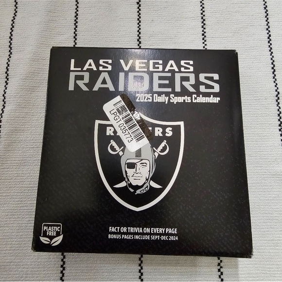 Las Vegas Raiders 2025 Daily Sports Calender with Trivia New in Box - Picture 3 of 4